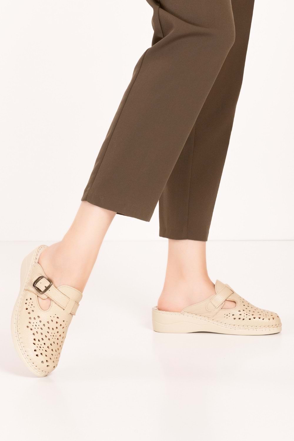 Gondol Ortopedik Deri Sabo Terlik Bej 38 yprk.510