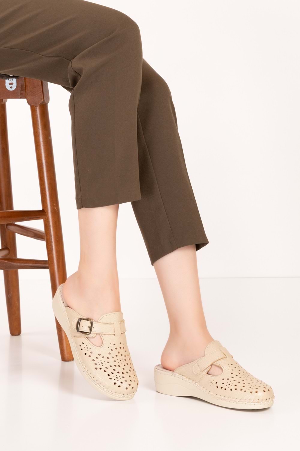 Gondol Ortopedik Deri Sabo Terlik Bej 38 yprk.510