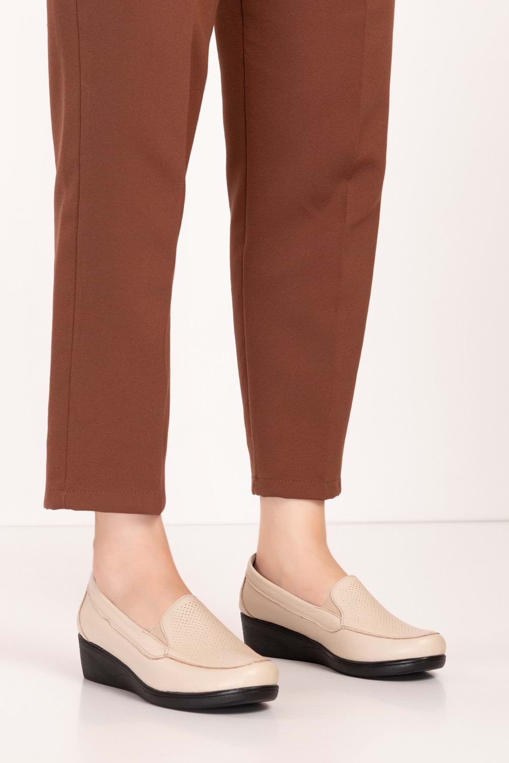 Gondol Hakiki Deri Ortopedik Taban Ayakkabı Bej 40 vdt.2606