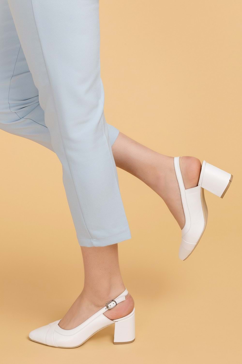 Gondol Hakiki Deri Topuklu Ayakkabı Beyaz 40 şhn.741