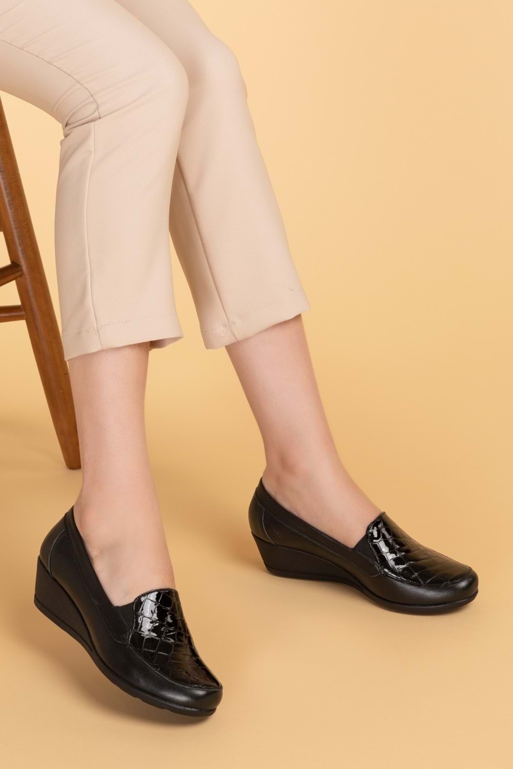 Gondol Hakiki Deri Ortopedik Taban Ayakkabı vdt.2606 - Siyah Croco - 36