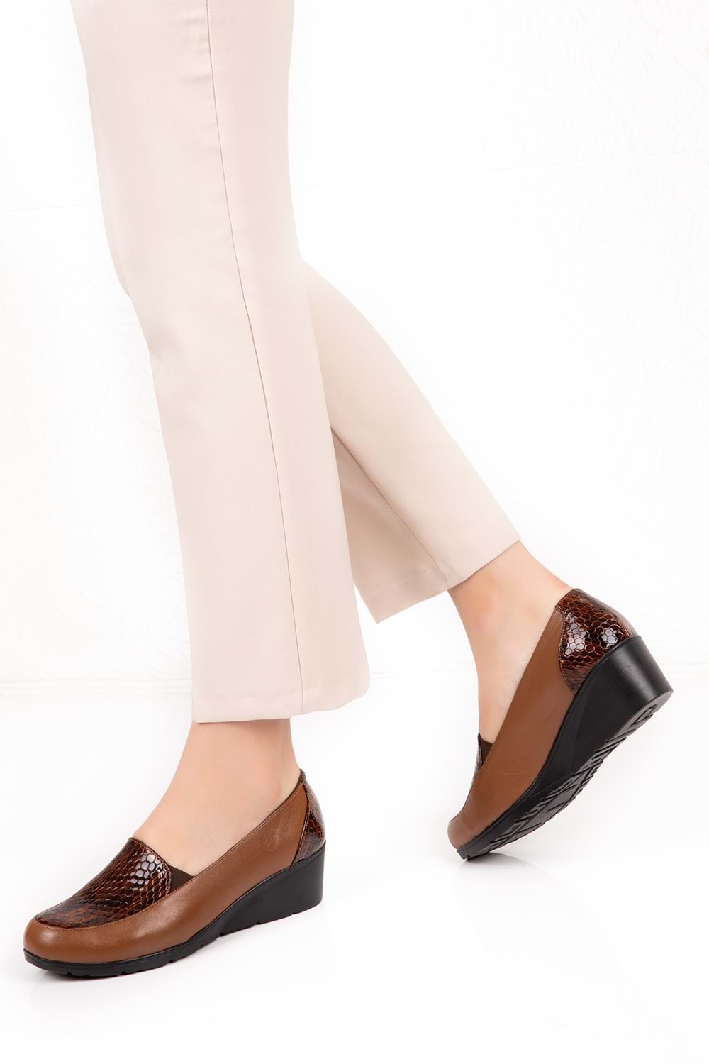 Gondol Hakiki Deri Ortopedik Taban Ayakkabı vdt.2606 - Kahve Petek - 38