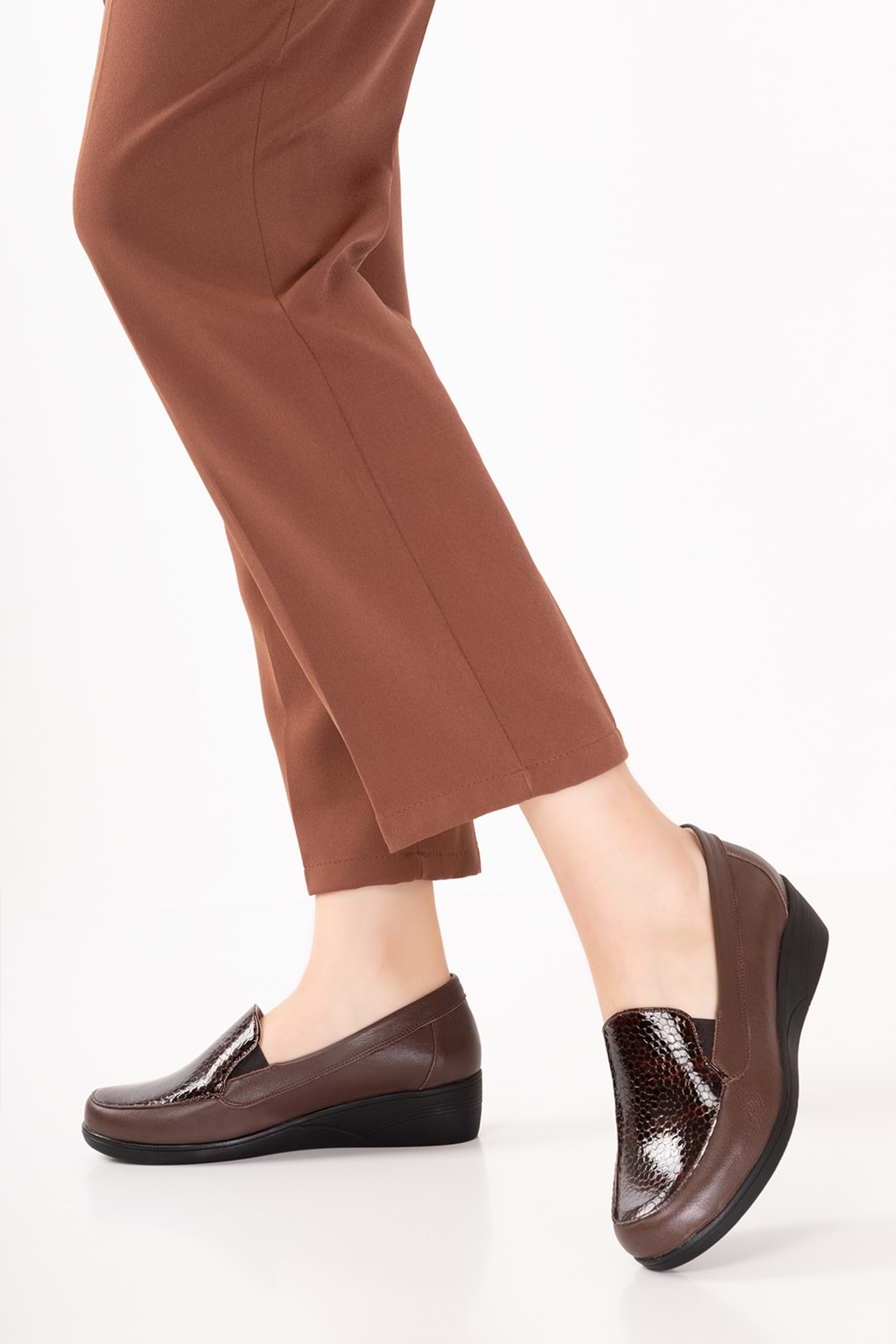 Gondol Hakiki Deri Ortopedik Taban Ayakkabı vdt.2606 - Kahve Petek - 42