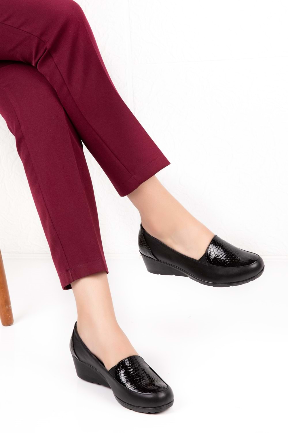 Gondol Hakiki Deri Ortopedik Taban Ayakkabı vdt.2606 - Siyah Petek - 40