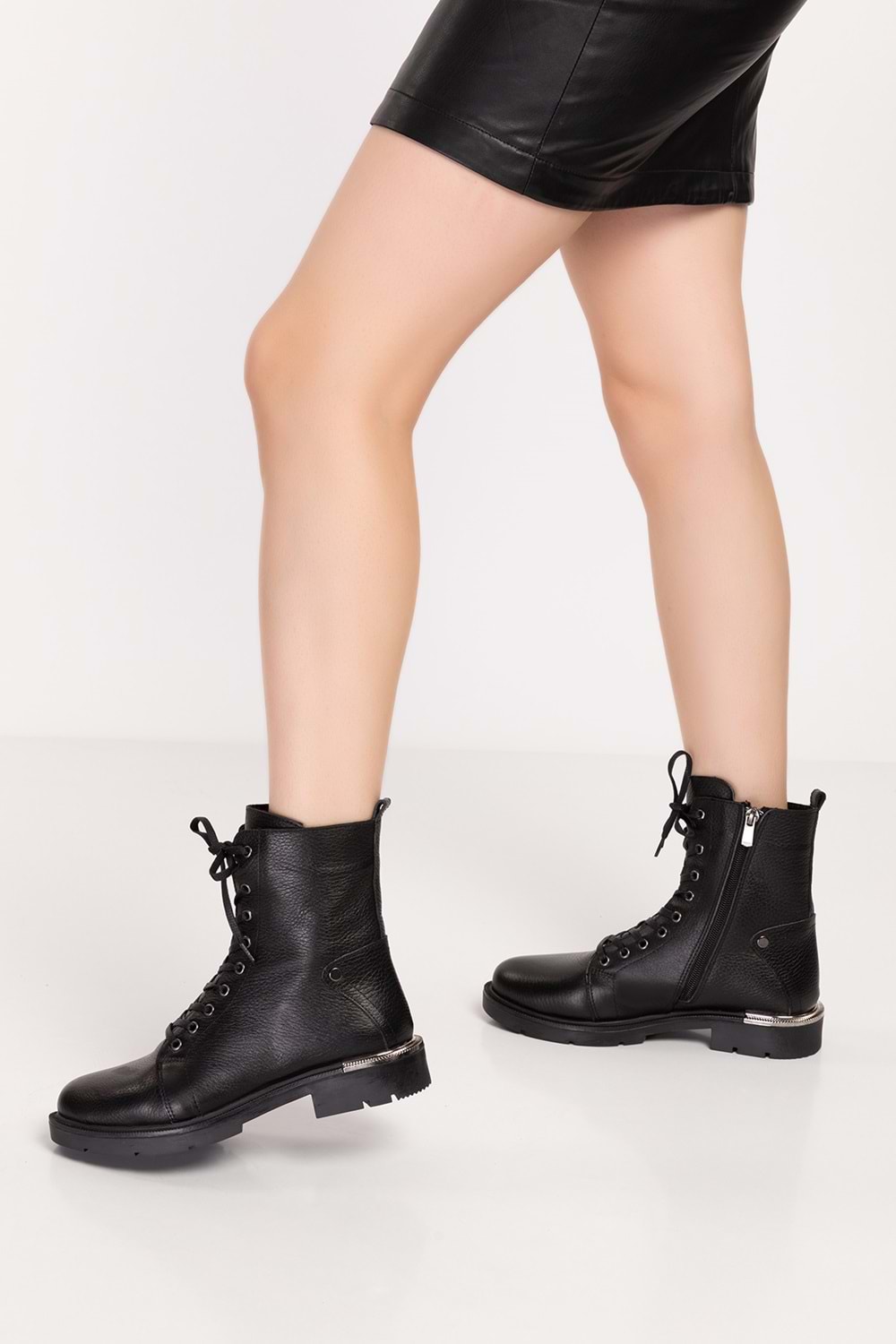 Gondol Hakiki Deri Metal Topuk Detaylı Bot dgn.601 - Siyah - 36