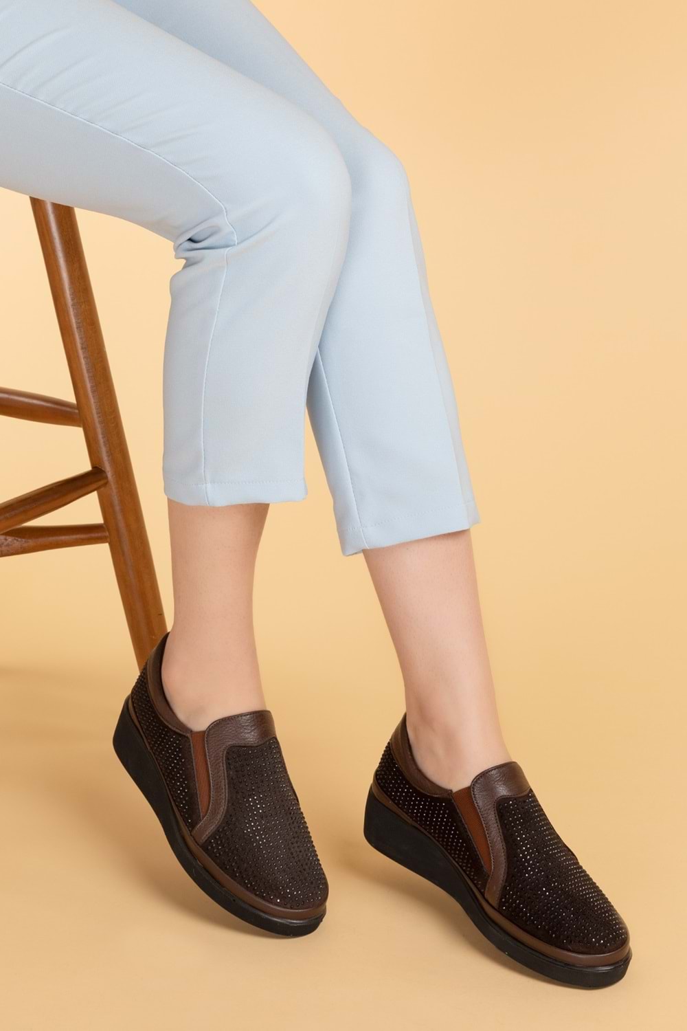 Gondol Hakiki Deri Anatomik Taban Taş Detaylı Ayakkabı gndl.19570 - Kahverengi - 40