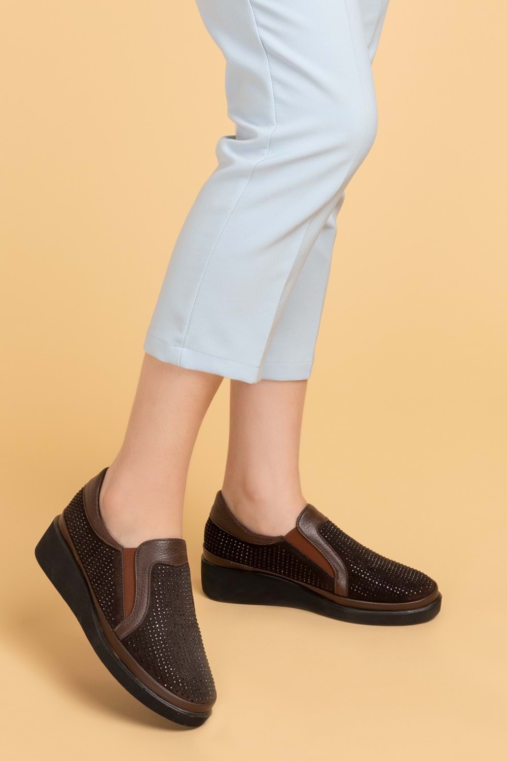 Gondol Hakiki Deri Anatomik Taban Taş Detaylı Ayakkabı gndl.19570 - Kahverengi - 40