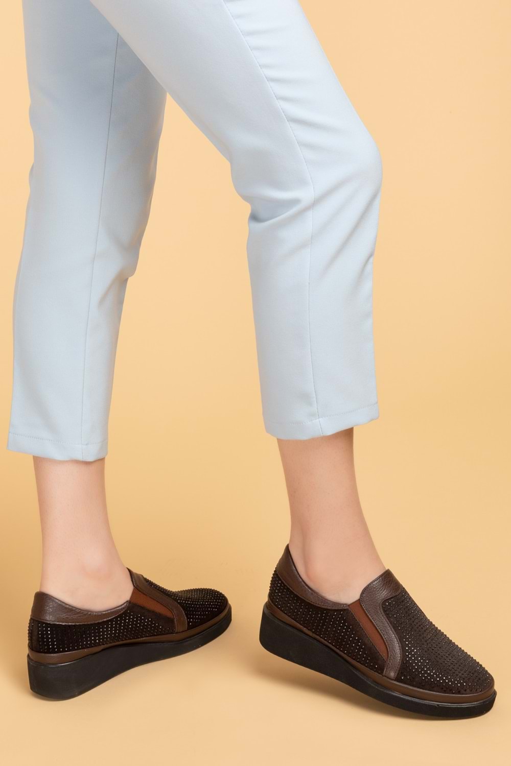 Gondol Hakiki Deri Anatomik Taban Taş Detaylı Ayakkabı gndl.19570 - Kahverengi - 40