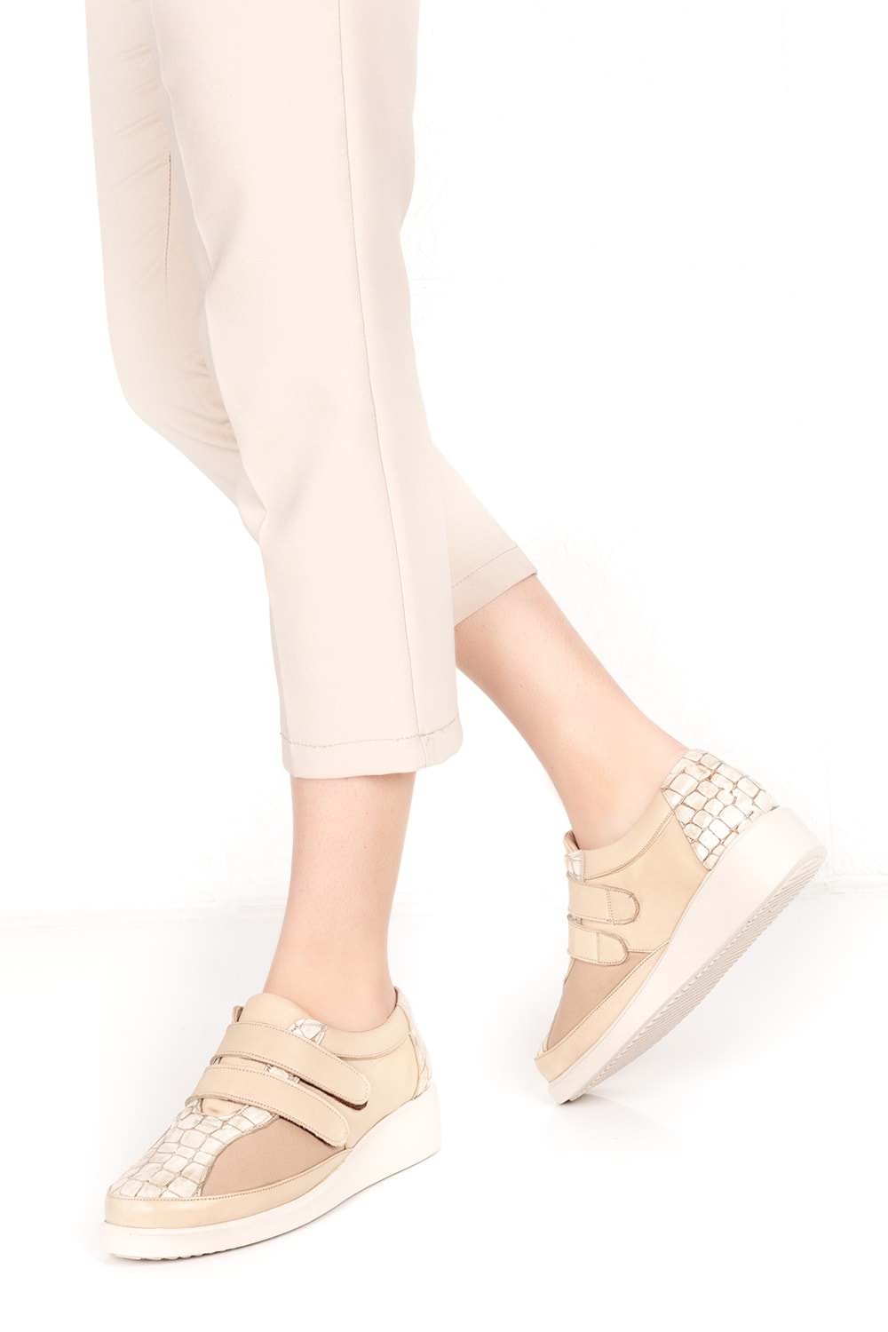 Gondol Hakiki Deri Kadın Kemik Çıkıntısına Özel Ayakkabı vdt.1670 - Bej - 35