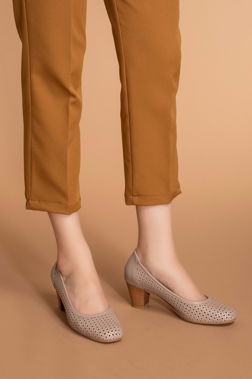 Gondol Hakiki Deri Klasik Topuklu Ayakkabı şhn.242y - Vizon - 35