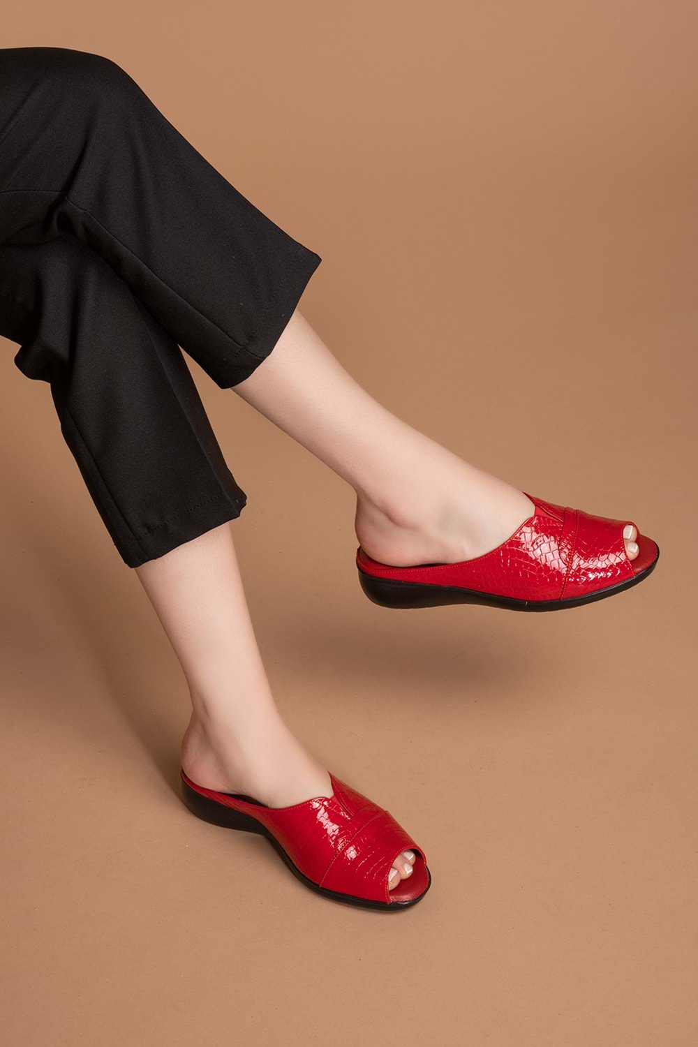 Gondol Hakiki Deri Çeyizlik Kadın Terlik özl.326 - kırmızı - 40