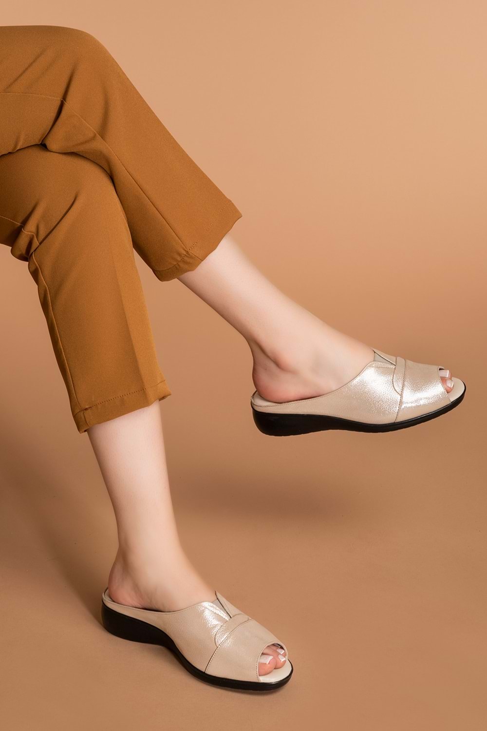 Gondol Hakiki Deri Çeyizlik Kadın Terlik özl.326 - Bej Sim - 38