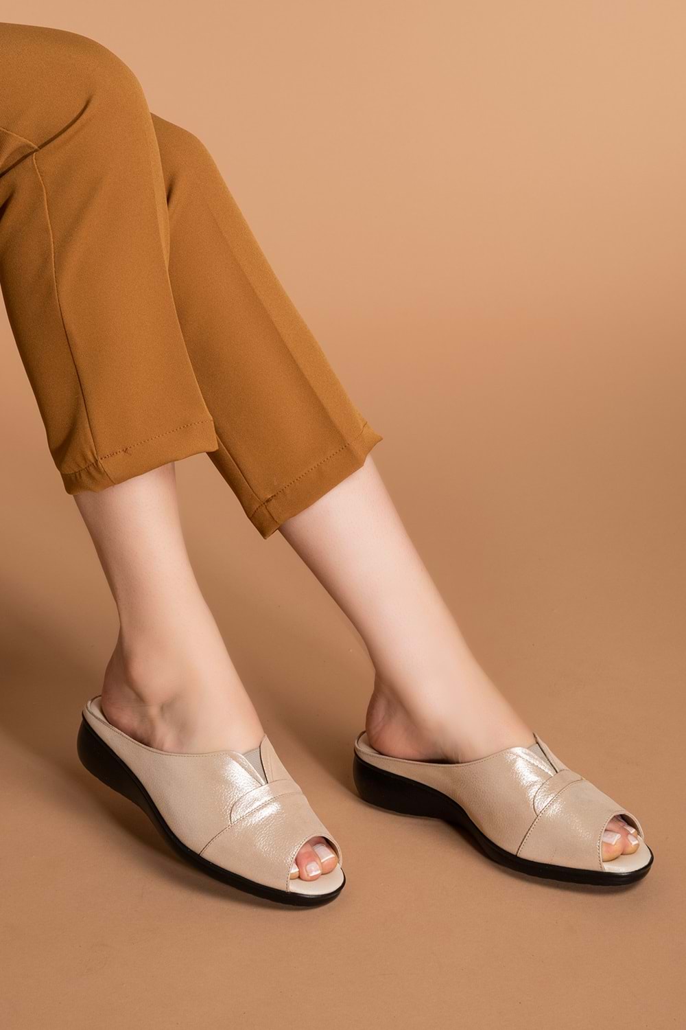 Gondol Hakiki Deri Çeyizlik Kadın Terlik özl.326 - Bej Sim - 41