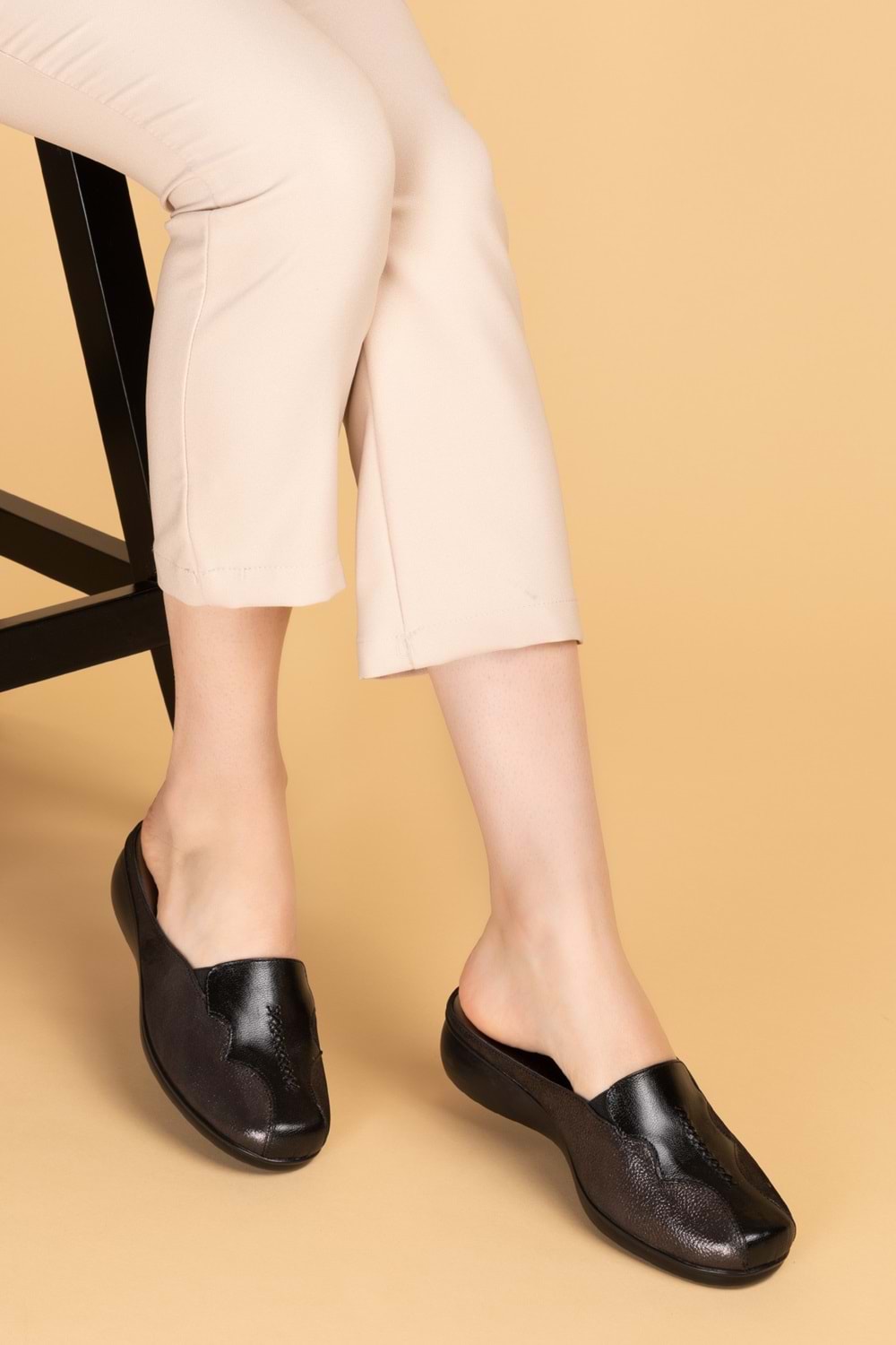 Gondol Hakiki Deri Ev Terliği Siyah Sim 40 özl.324