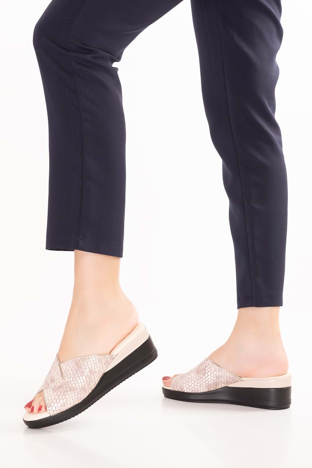 Gondol Hakiki Deri Ev Terliği özl.2763 - Bej Croco - 36