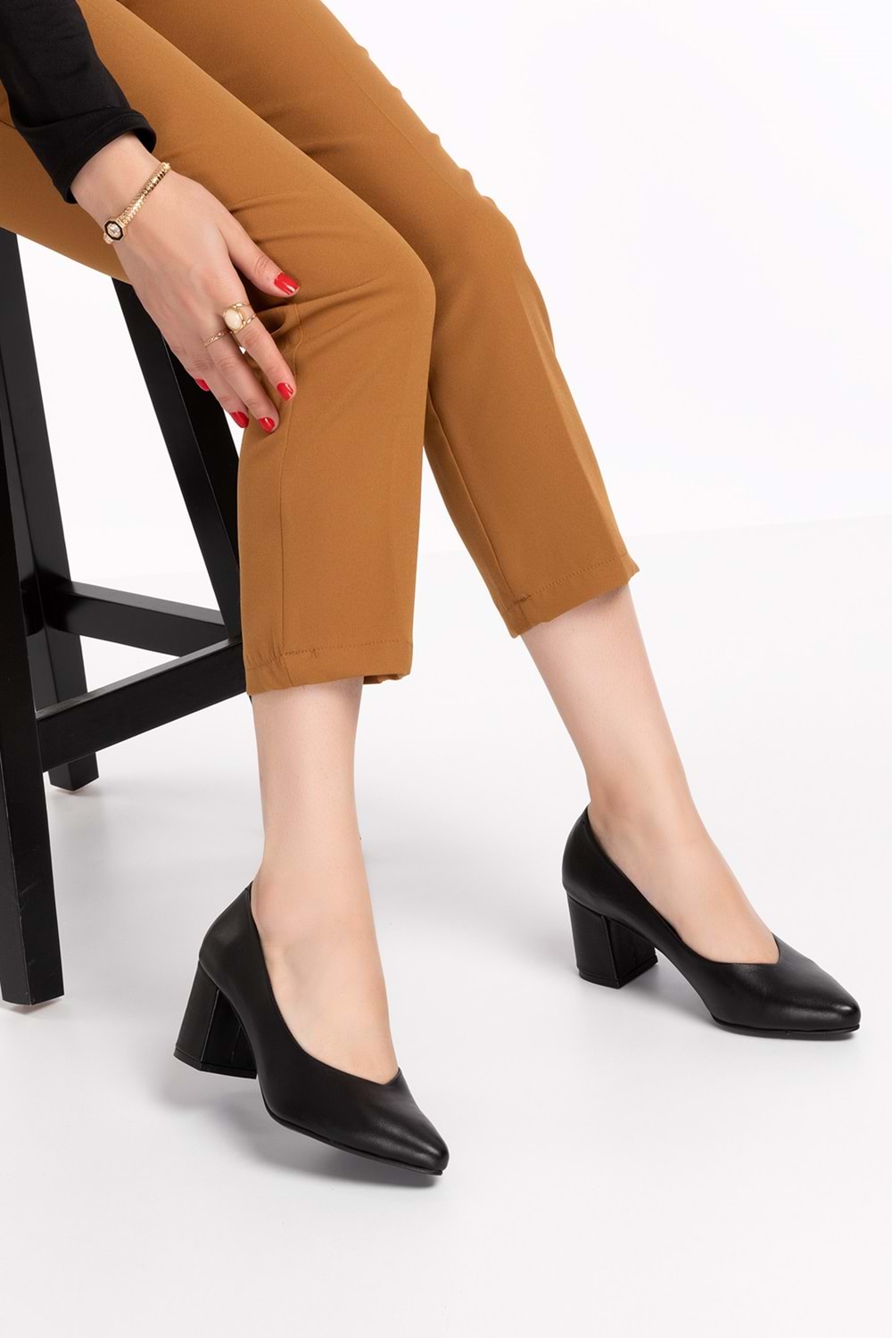 Gondol Kadın Hakiki Deri Klasik Topuklu Ayakkabı şhn.1930 - Siyah - 43