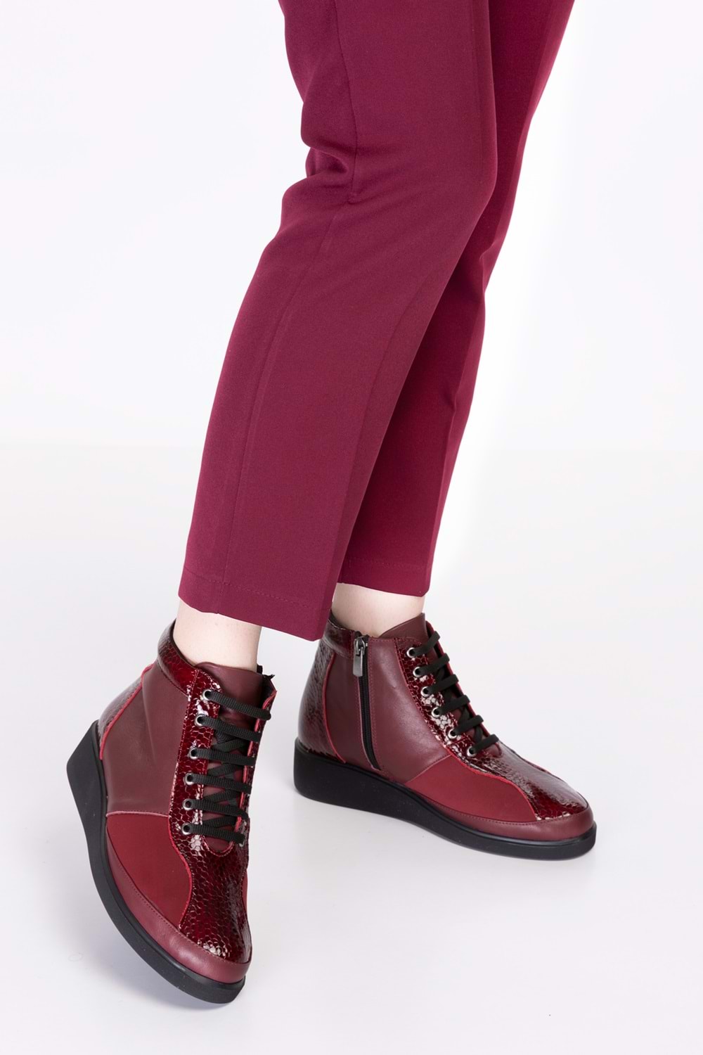 Gondol Hakiki Deri Anatomik Taban Kemik Çıkıntısına Özel Bot ert.3870 - Bordo - 40