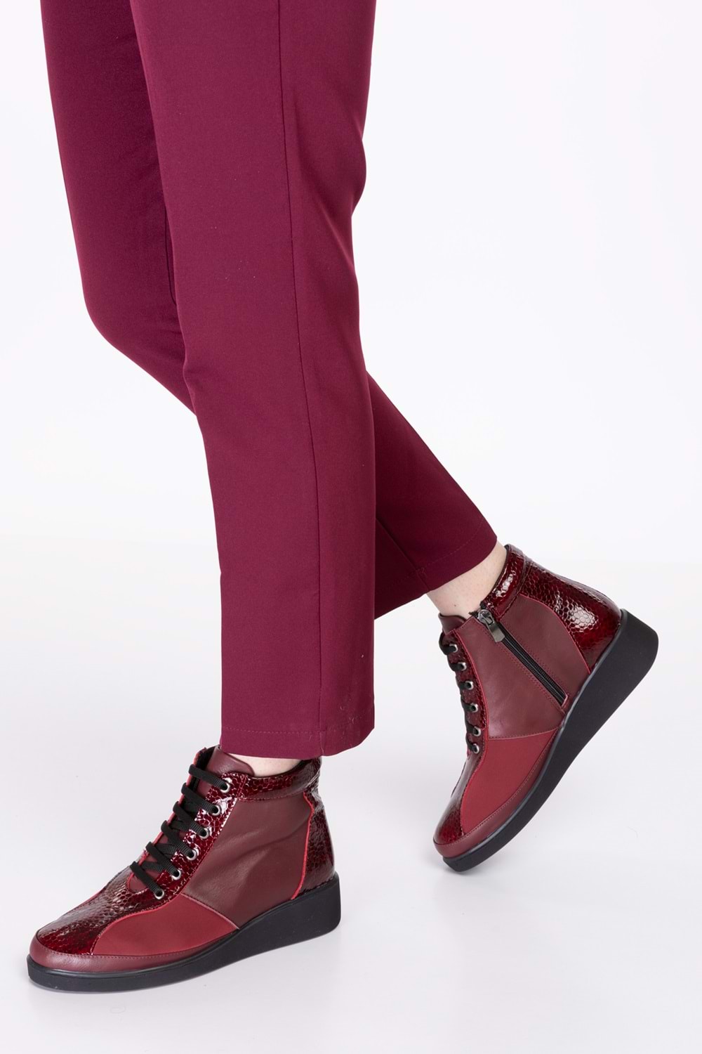 Gondol Hakiki Deri Anatomik Taban Kemik Çıkıntısına Özel Bot ert.3870 - Bordo - 40