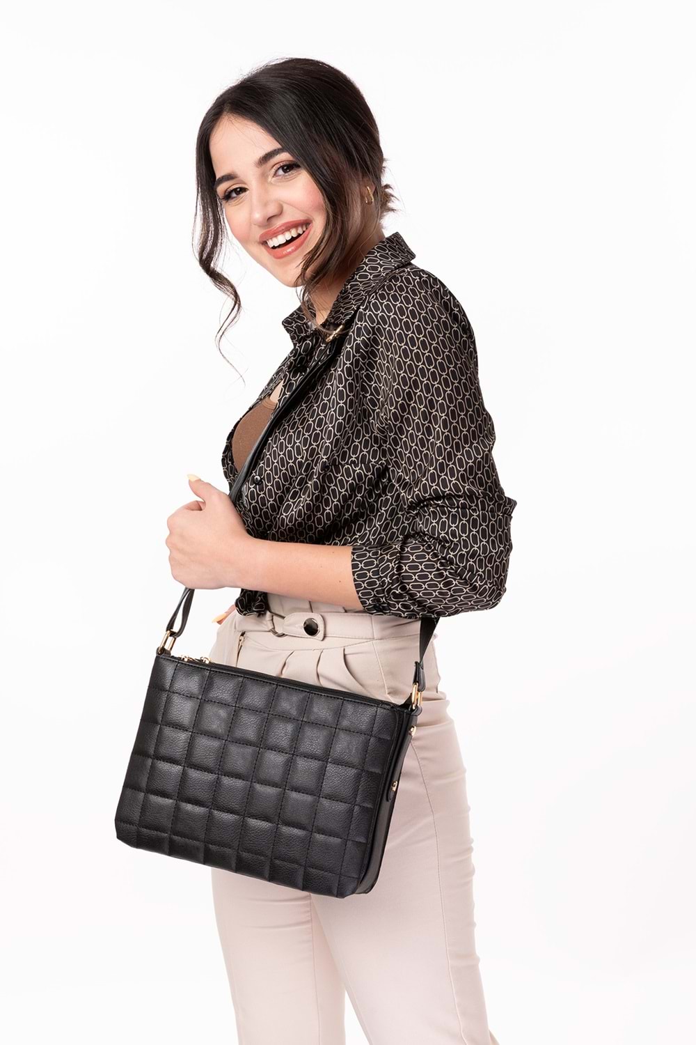 Gondol Kadın Kapitone Günlük Şık Çanta ald.4550 - Siyah