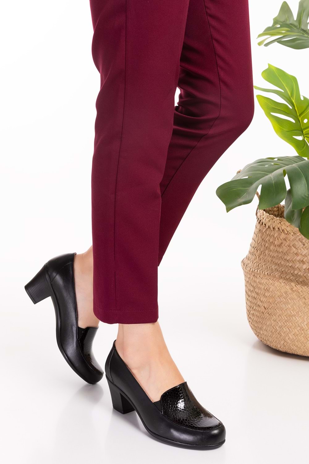 Gondol Hakiki Deri Rahat Klasik Topuklu Ayakkabı vdt.206 - Siyah Petek - 35