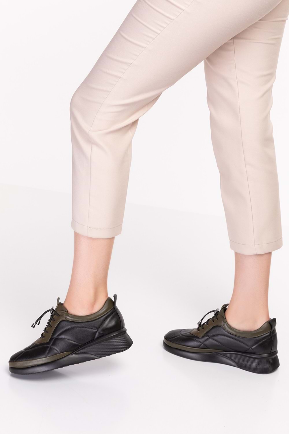 Gondol Hakiki Deri Anatomik Taban Rahat Lastik Bağcıklı Ayakkabı ndr.5506 - Siyah-Haki - 37