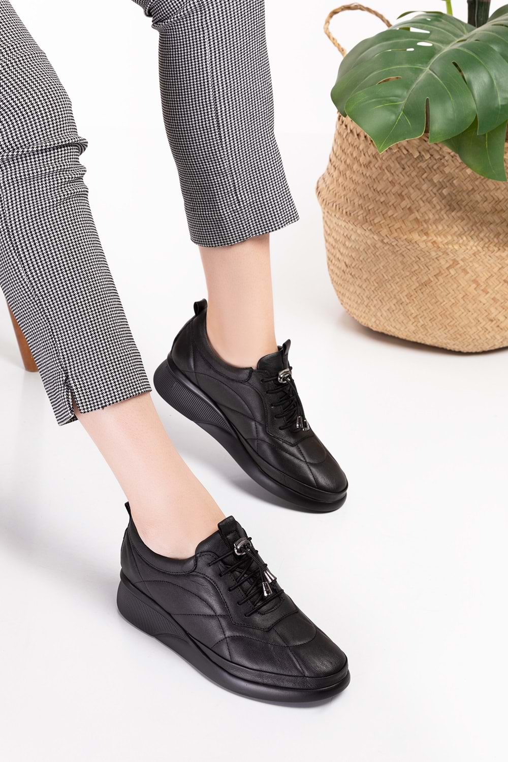 Gondol Hakiki Deri Anatomik Taban Rahat Lastik Bağcıklı Ayakkabı ndr.5506 - Siyah - 37