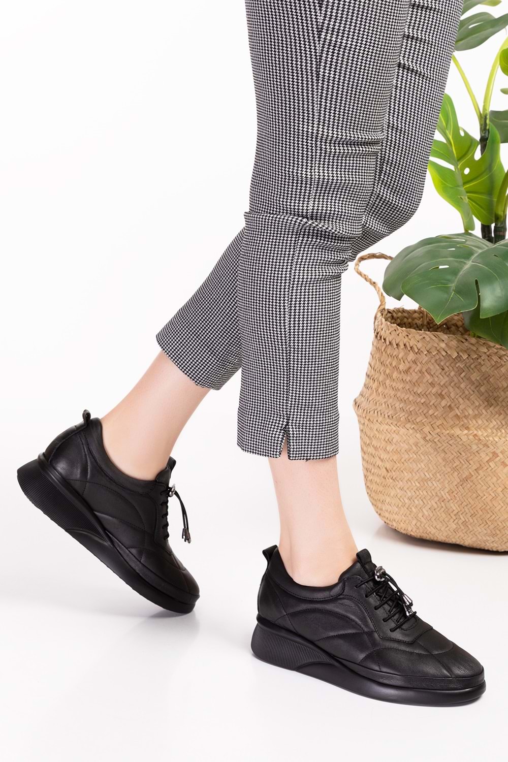 Gondol Hakiki Deri Anatomik Taban Rahat Lastik Bağcıklı Ayakkabı ndr.5506 - Siyah - 37