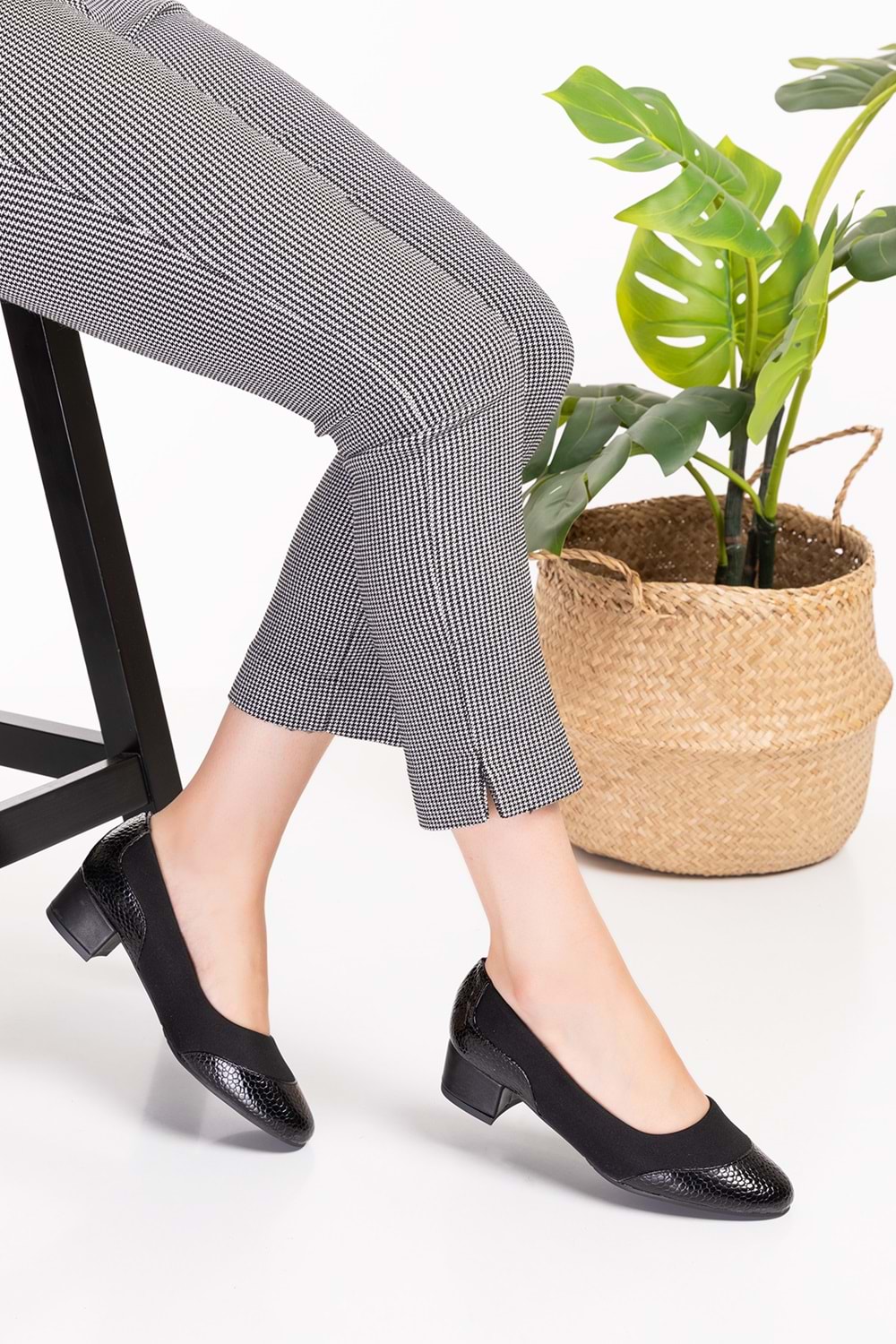 Gondol Hakiki Deri Kısa Topuk Rahat Ayakkabı vdt.39 - Siyah Petek - 35