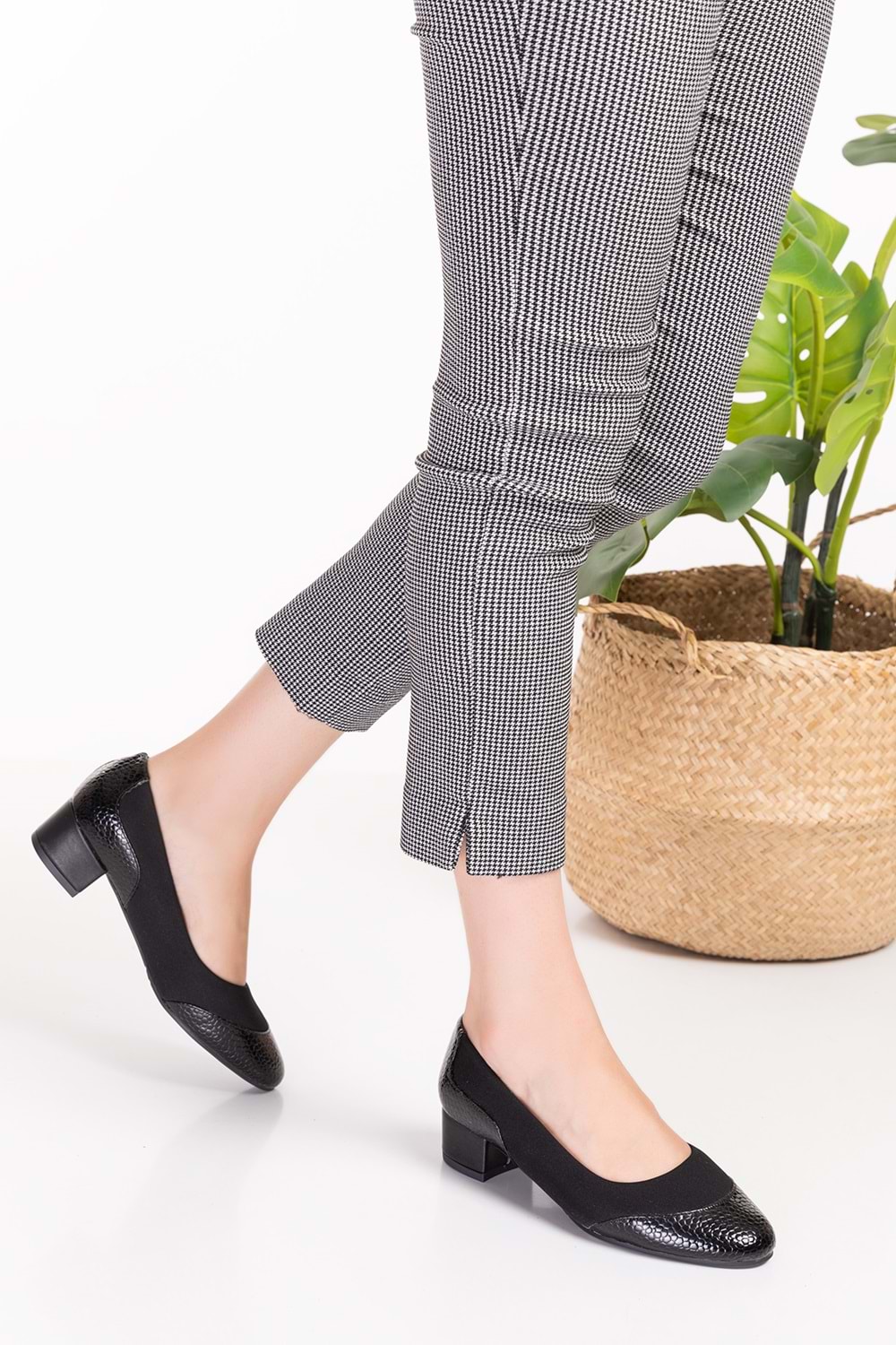 Gondol Hakiki Deri Kısa Topuk Rahat Ayakkabı vdt.39 - Siyah Petek - 35