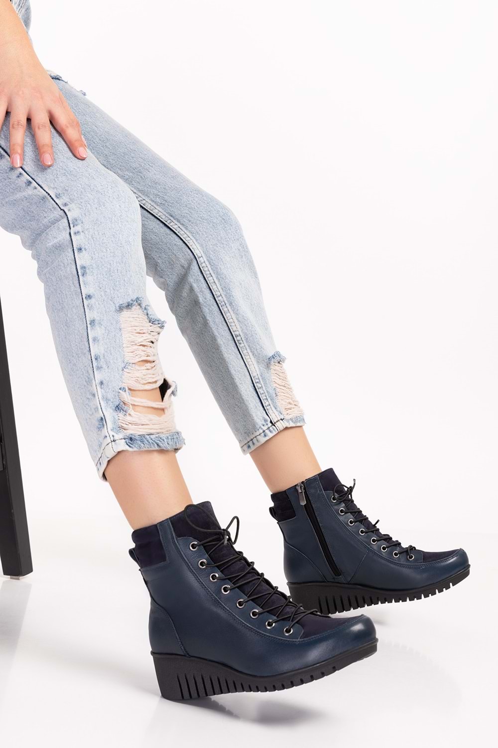 Gondol Kadın Hakiki Deri Kaymaz Dolgu Topuk Fermuarlı Bot esfa.2451 - Lacivert - 41