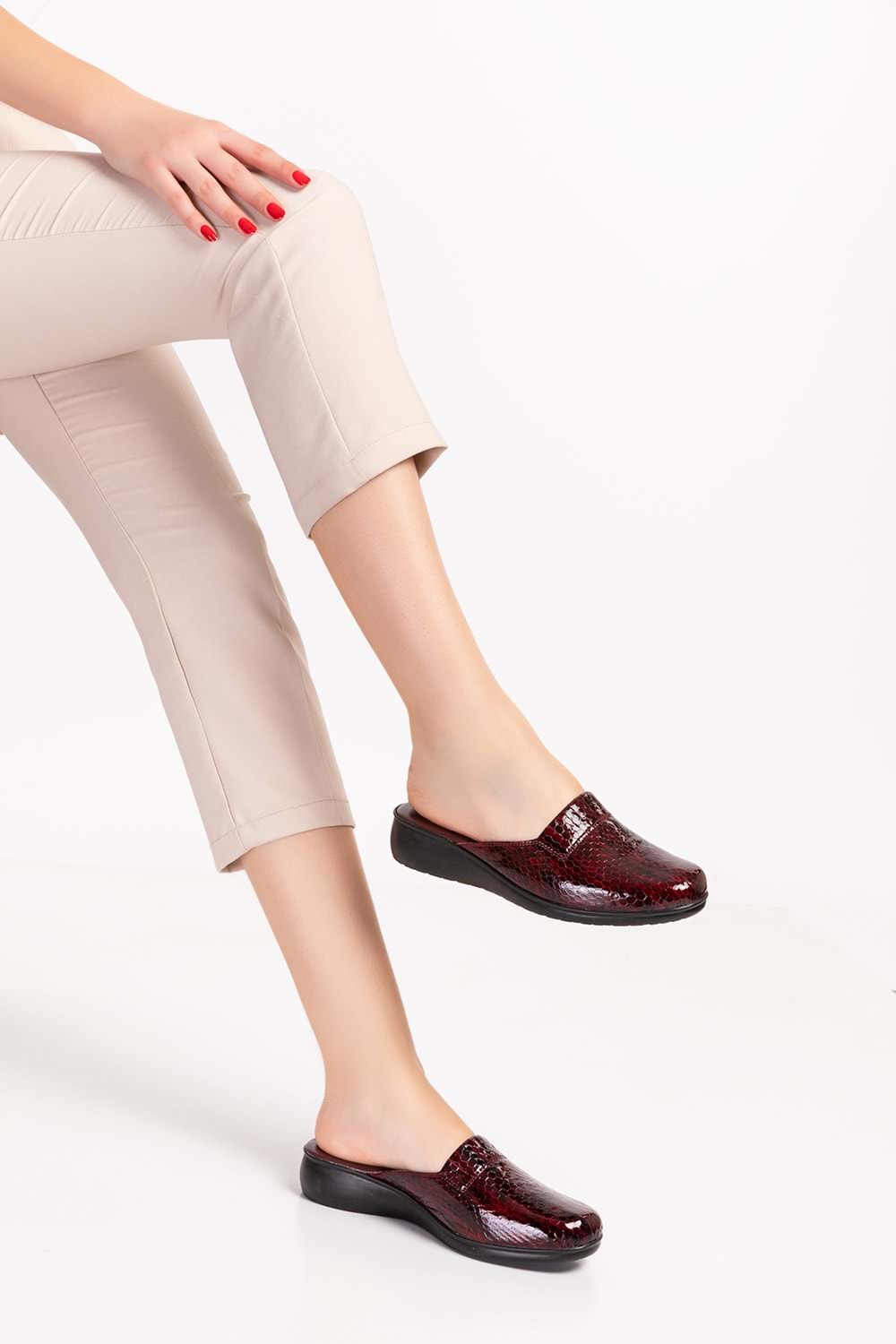 Gondol Kadın İçi Dışı Hakiki Deri Şık Ev Terliği Özl.960 - Bordo Petek - 37