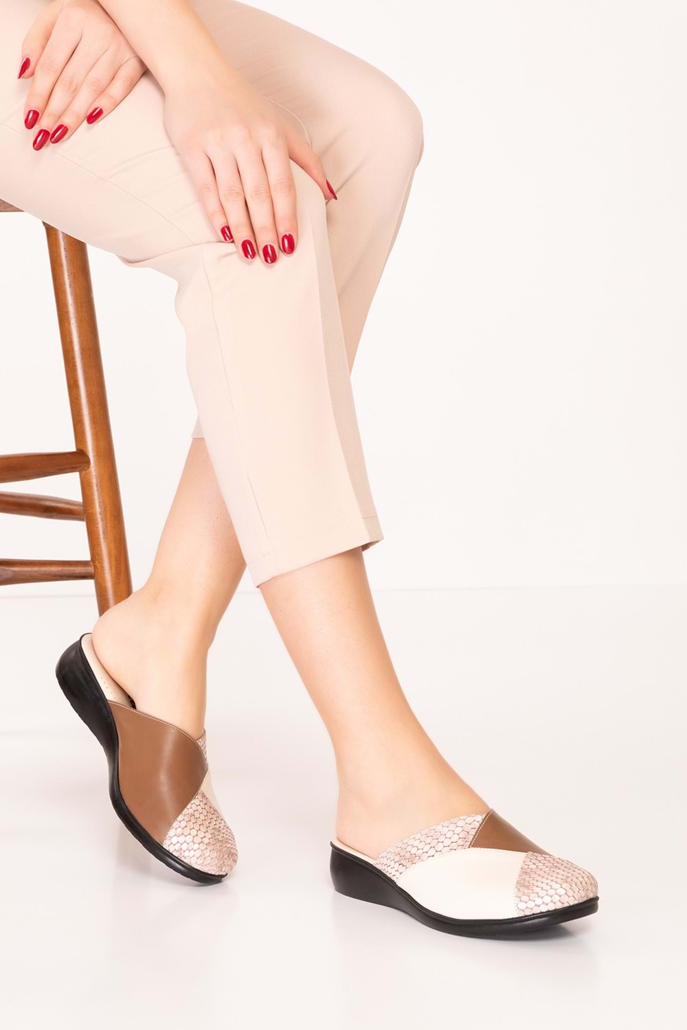 Gondol Hakiki Deri Ev Terliği özl.450 - Kahve Kombin - 36