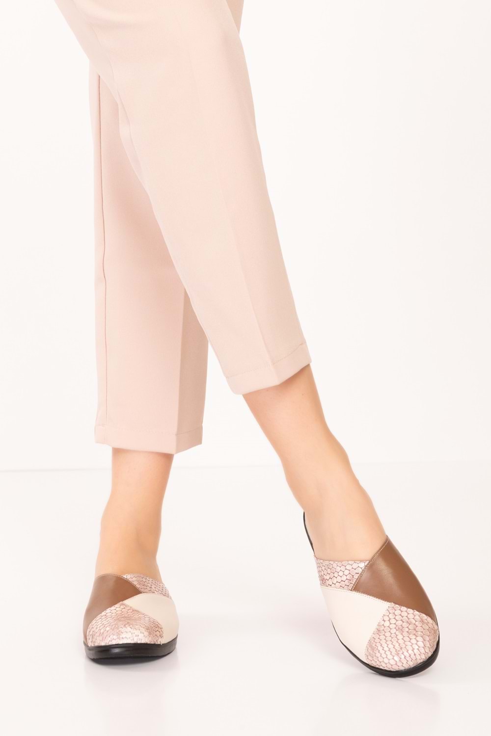 Gondol Hakiki Deri Ev Terliği özl.450 - Kahve Kombin - 36