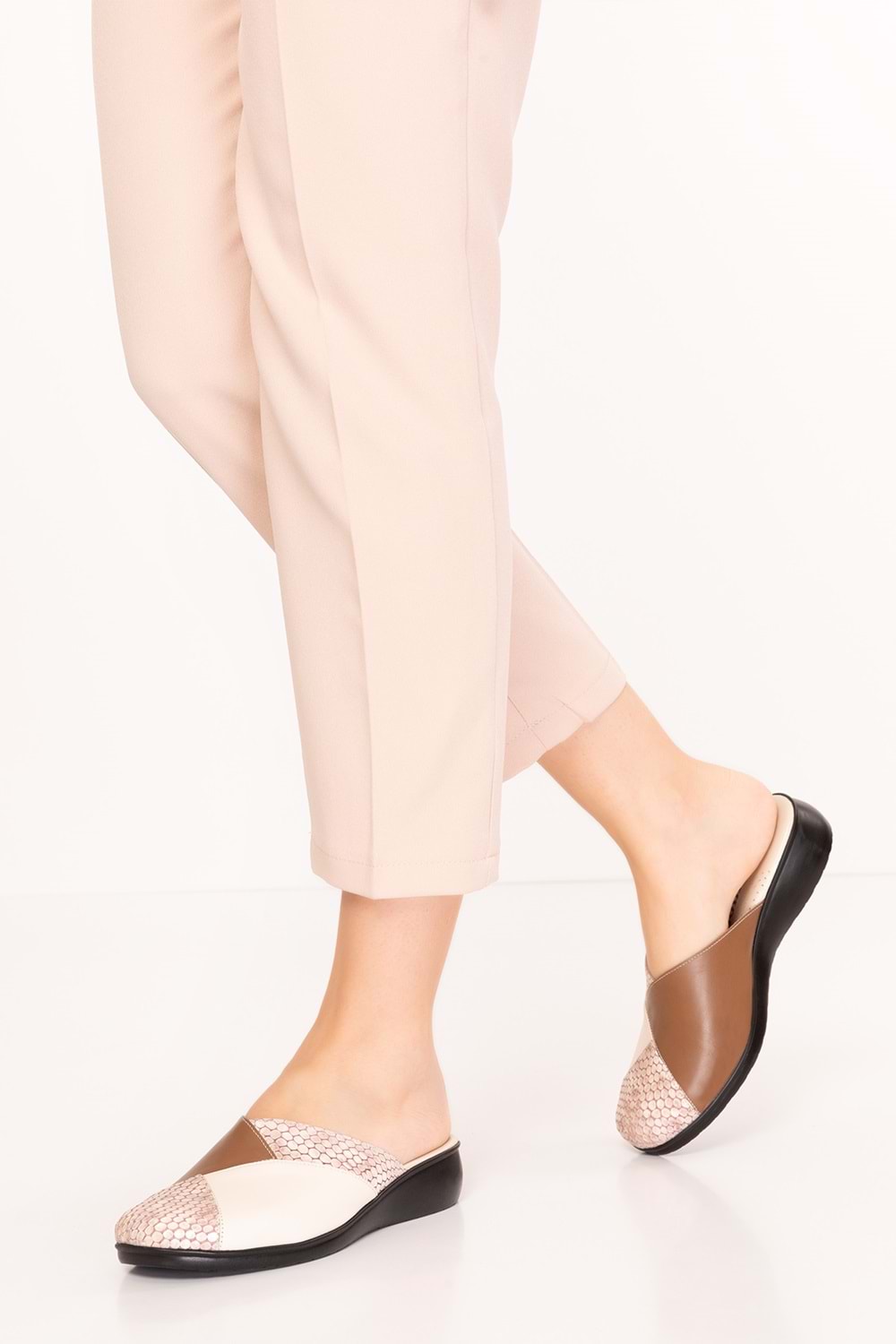 Gondol Hakiki Deri Ev Terliği özl.450 - Kahve Kombin - 36