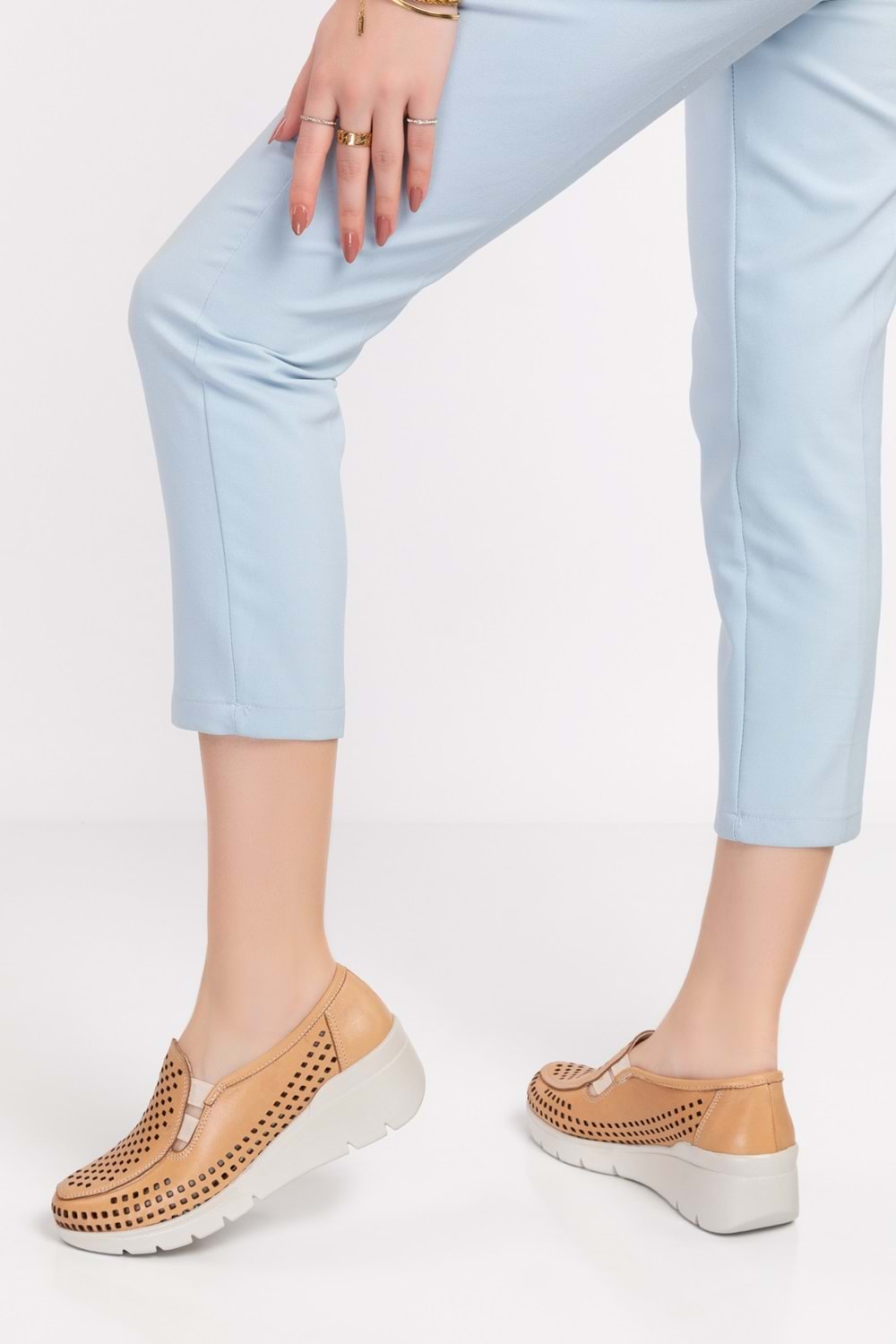 Gondol Hakiki Deri Dolgu Taban Rahat Yazlık Ayakkabı esfa.4001 - Nude - 37