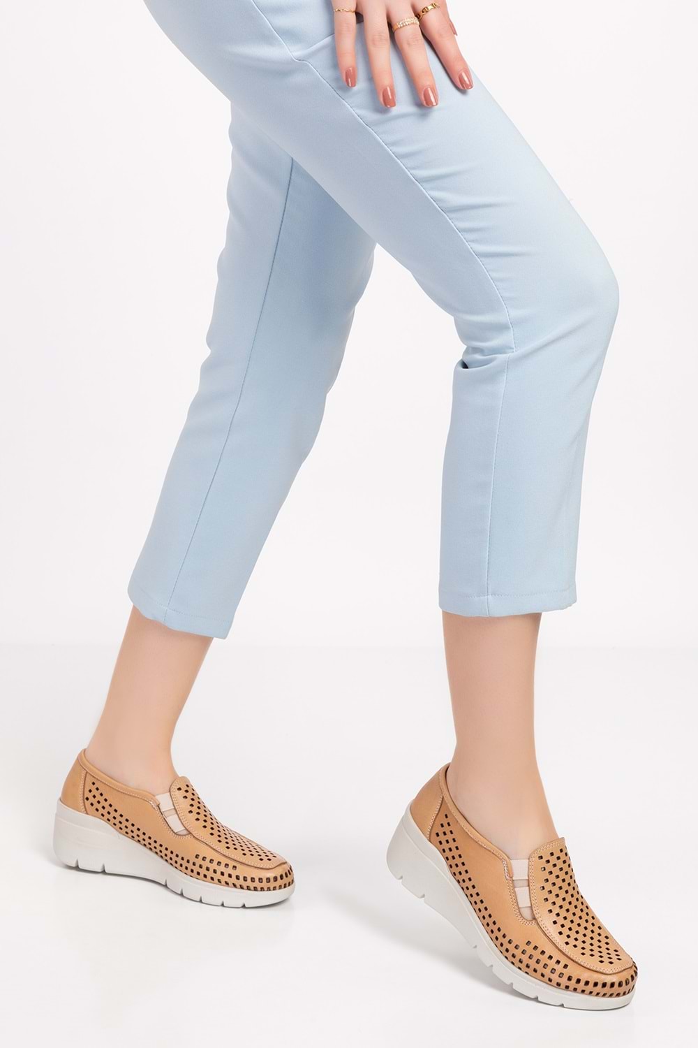 Gondol Hakiki Deri Dolgu Taban Rahat Yazlık Ayakkabı esfa.4001 - Nude - 37