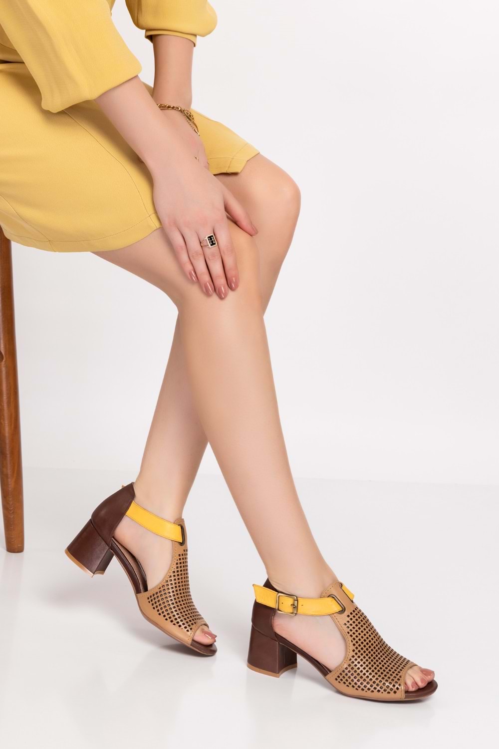 Gondol Kadın Hakiki Deri Lazer Kesim Topuklu Ayakkabı ast.9155 - Nut - 35