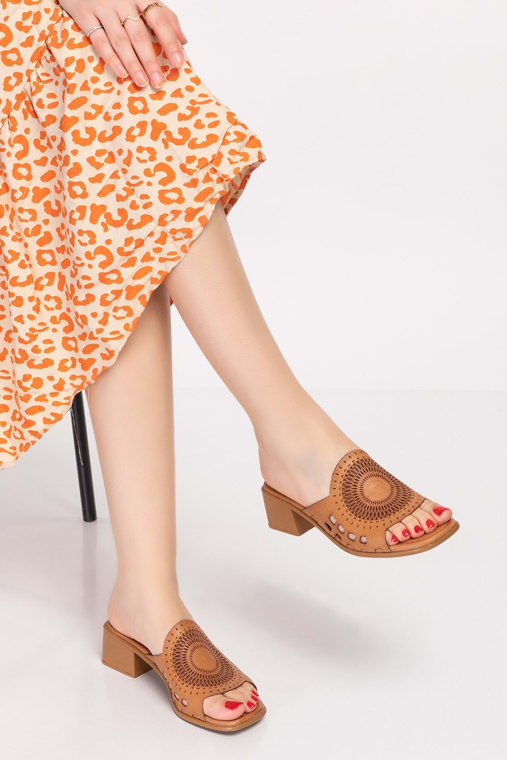 Gondol Hakiki Deri Lazerli Şık Topuklu Terlik Msa.1116 - Taba - 41