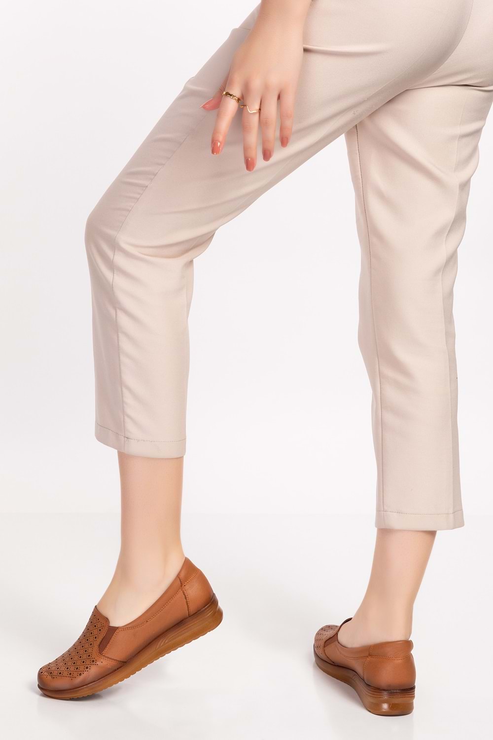 Gondol Kadın Hakiki Deri Anatomik Taban Lazer Delikli Günlük Ayakkabı Pyt.1208 - Taba - 36