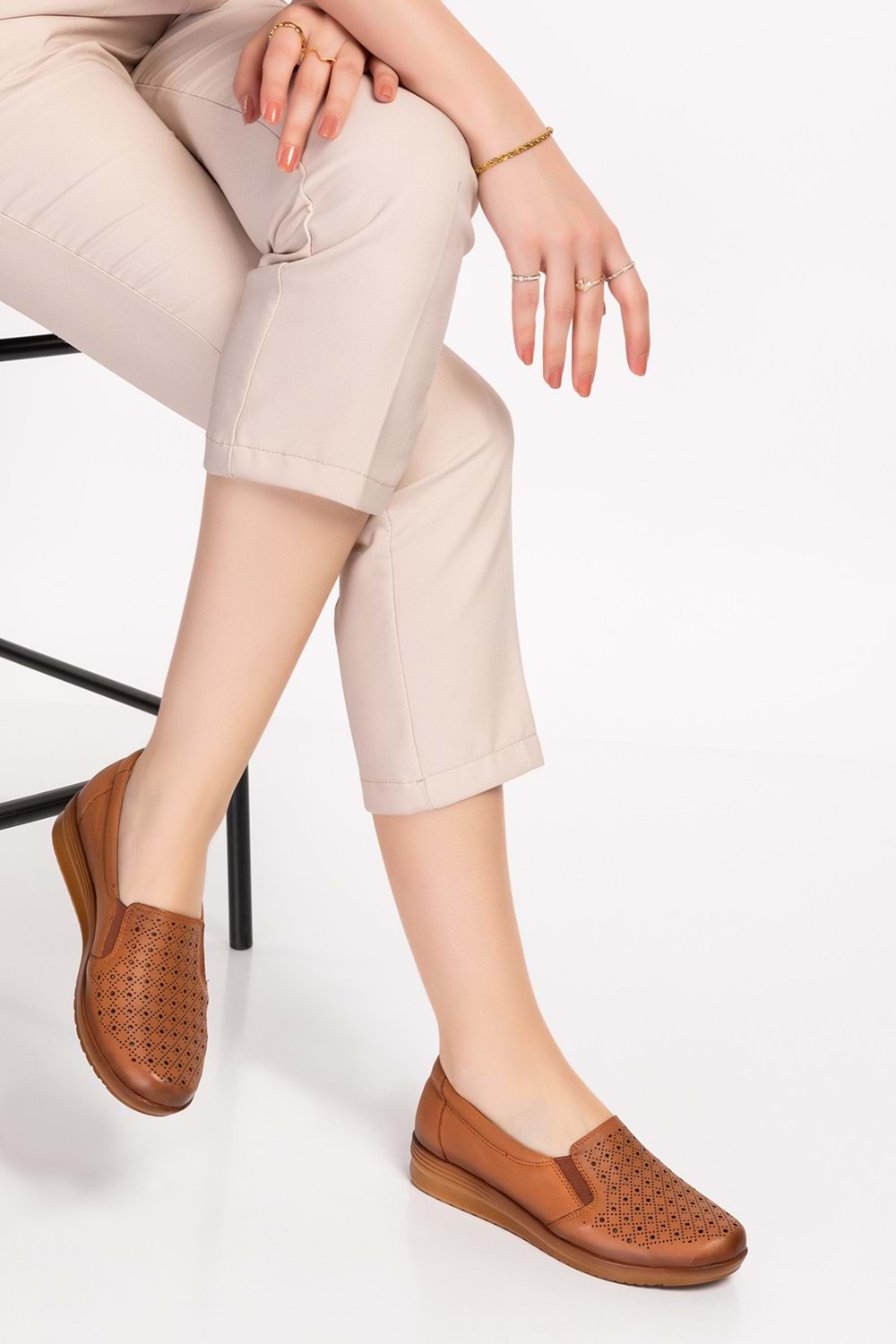 Gondol Kadın Hakiki Deri Anatomik Taban Lazer Delikli Günlük Ayakkabı Pyt.1208 - Taba - 36