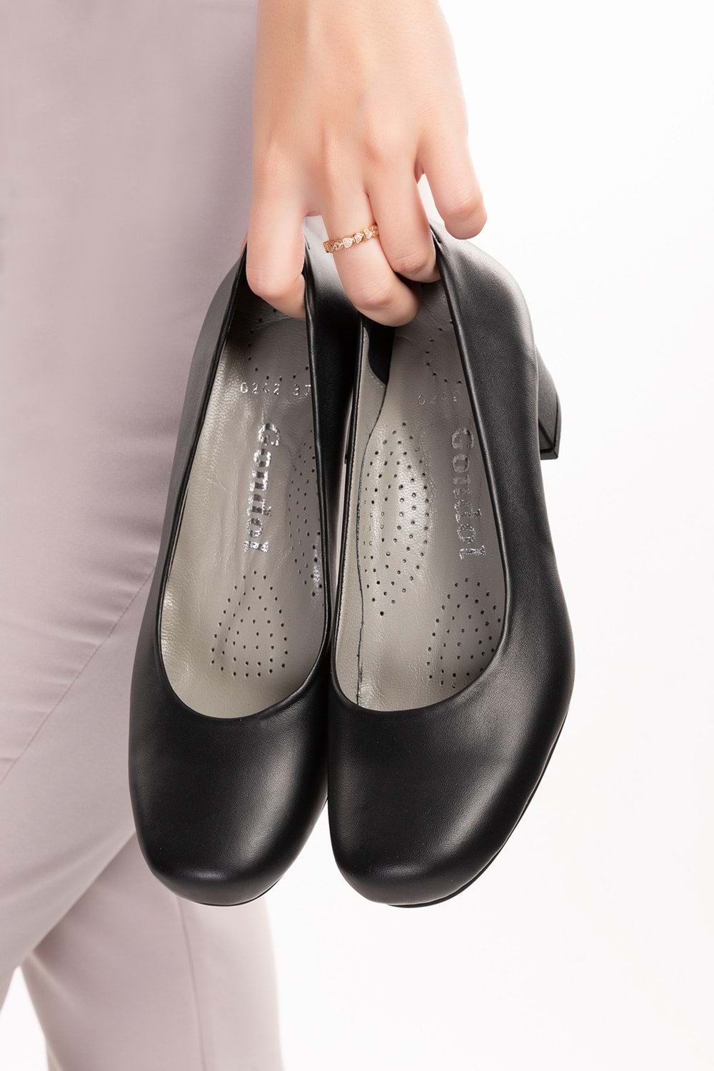 Gondol Kadın Hakiki Deri Rahat Topuklu Hostes Ayakkabı şhn.0242 - Siyah - 34