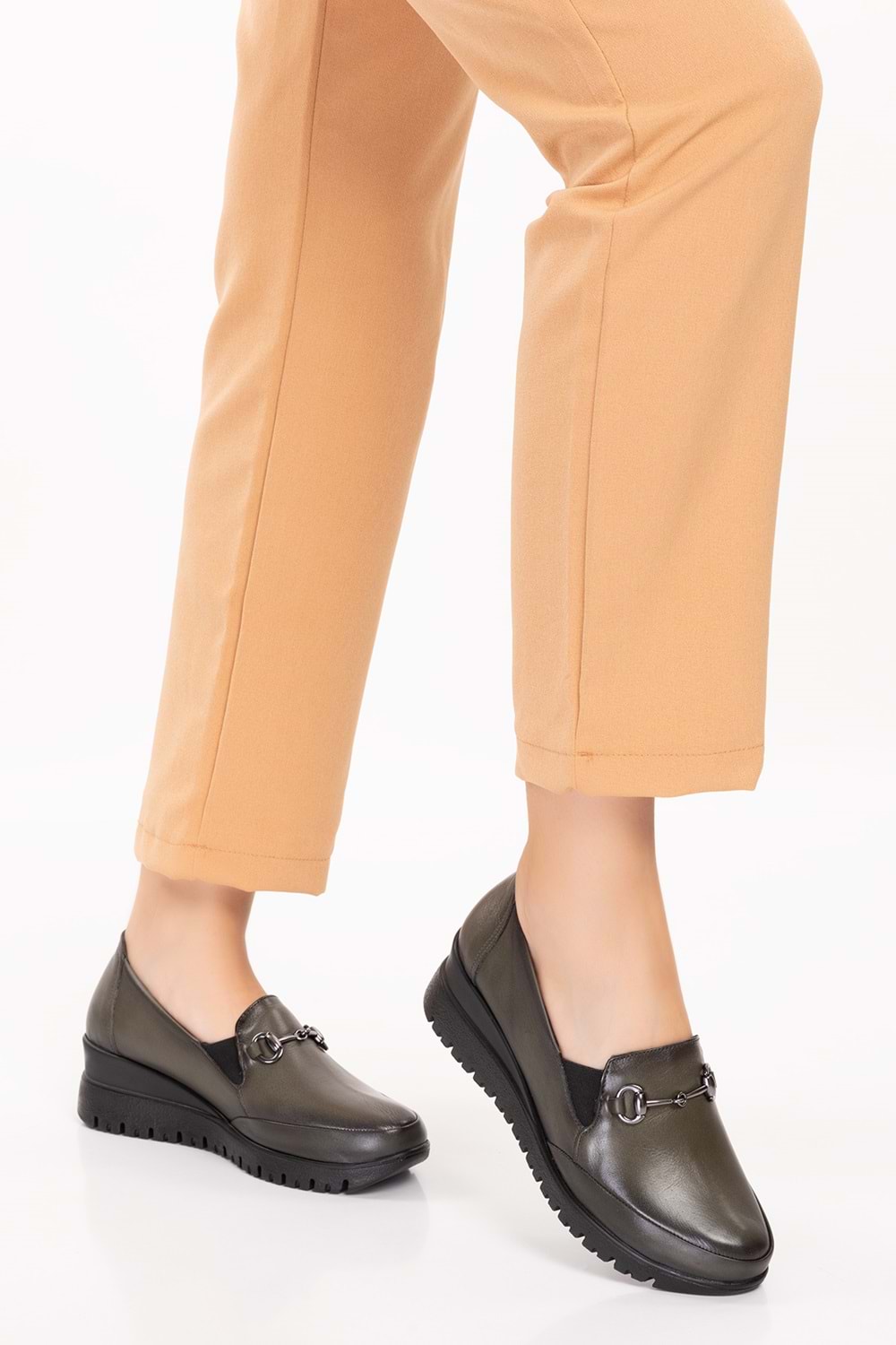 Gondol Kadın Hakiki Deri Anatomik Taban Tokalı Casual Ayakkabı pyt.6210 - Haki - 36