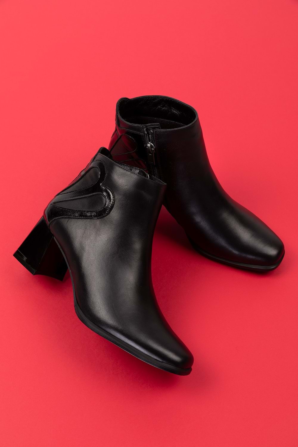 Gondol Kadın Hakiki Deri Rugan Detay Orta Boy Topuk Bot Ast.102 - Siyah - 41