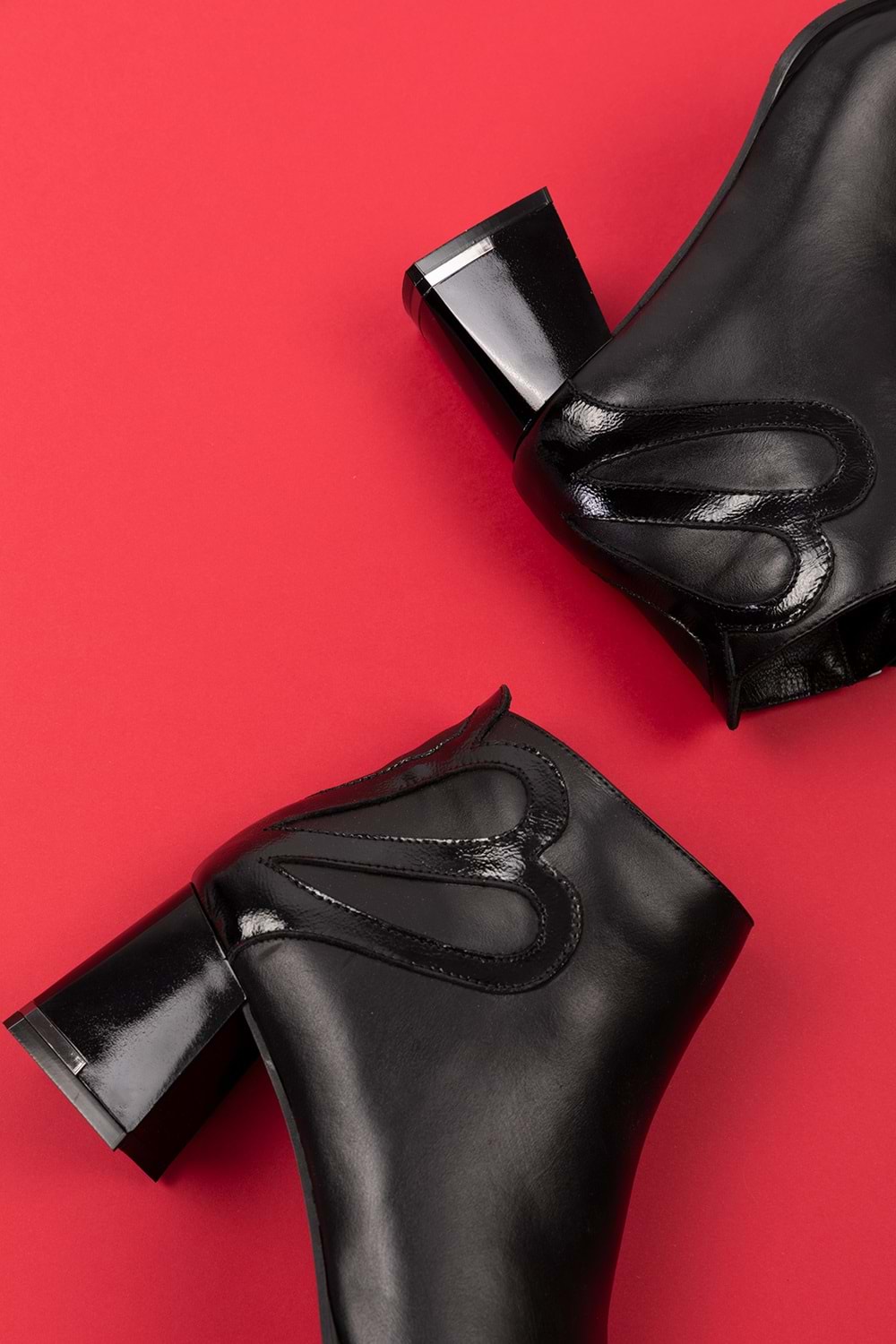 Gondol Kadın Hakiki Deri Rugan Detay Orta Boy Topuk Bot Ast.102 - Siyah - 41