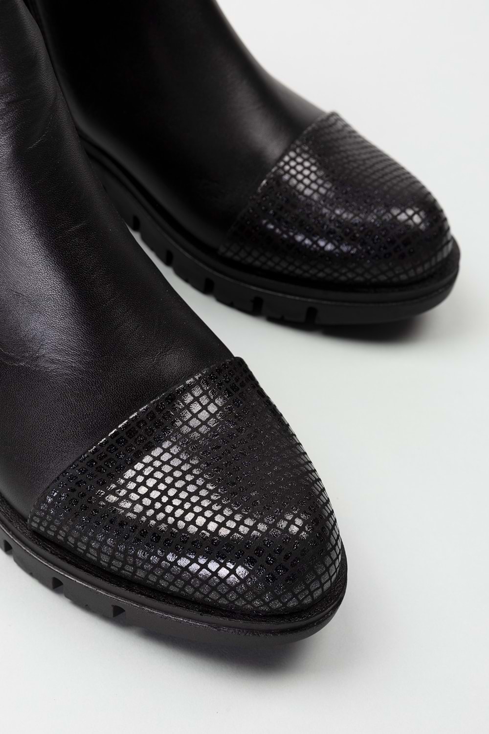 Gondol Kadın Hakiki Deri Petek Detaylı Bot elnr.1450 - Siyah - 40