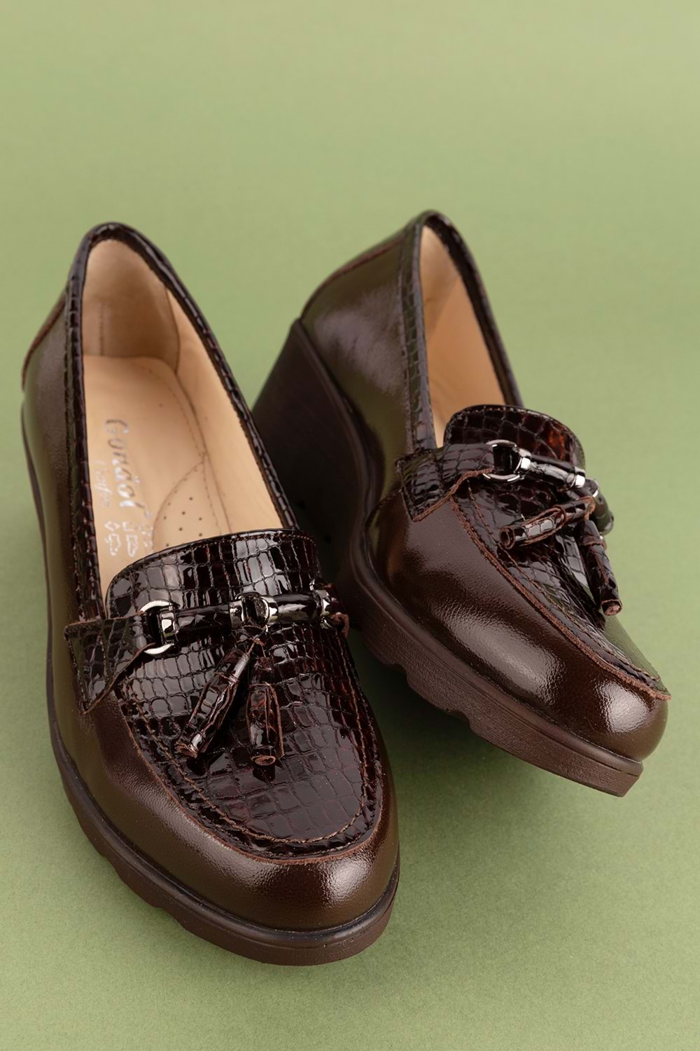 Gondol Kadın Hakiki Deri Dolgu Topuk Rahat Şık Anne Ayakkabısı ell.6821 - Kahverengi - 41