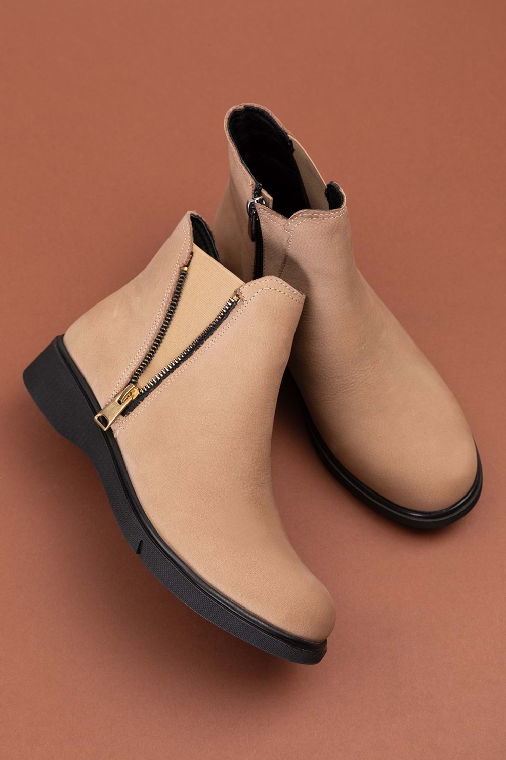 Gondol Hakiki Deri Nubuk Fermuarlı Günlük Bot esfa.3539 - Vizon - 41