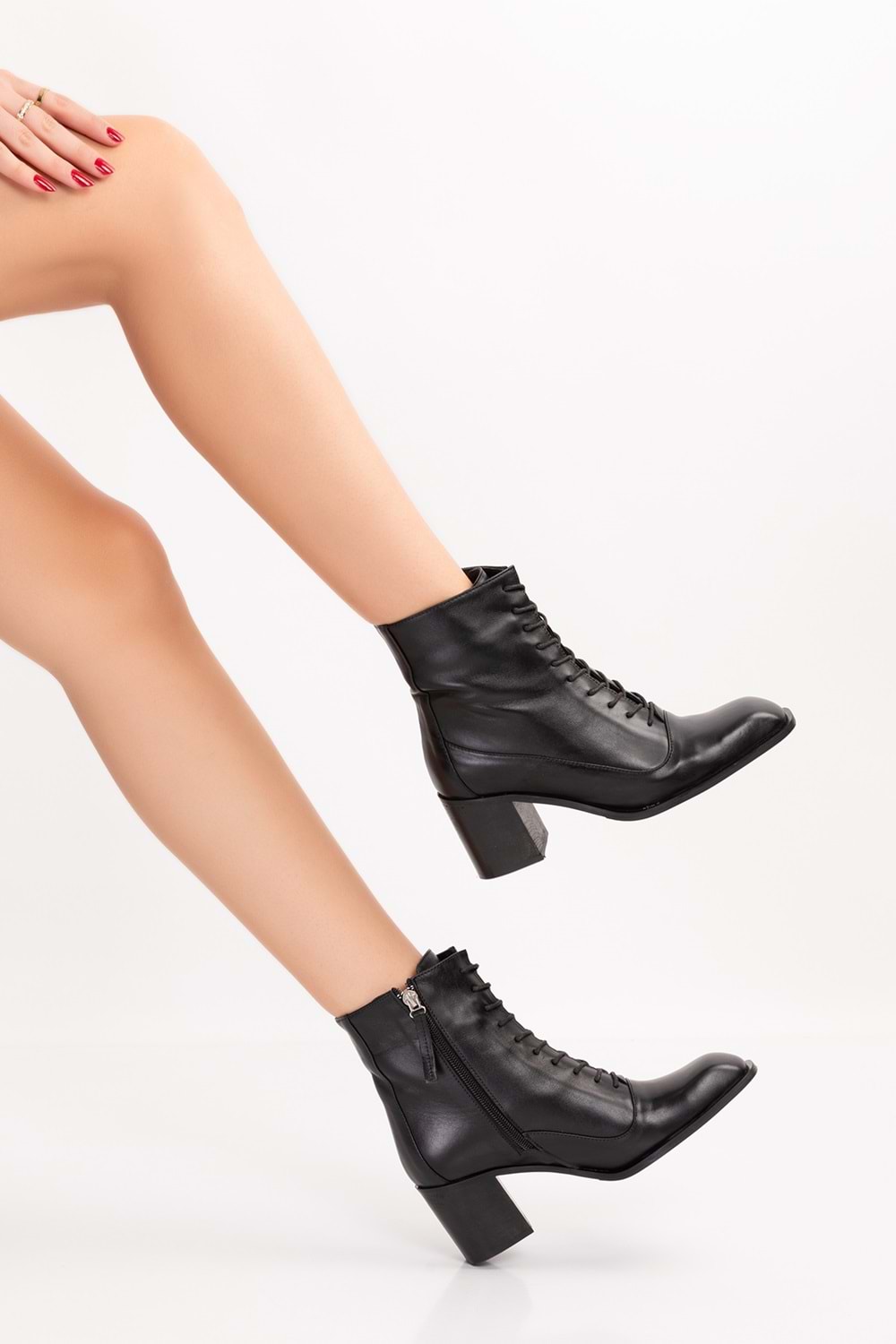 Gondol Kadın Hakiki Deri Bağcık Detaylı Fermuarlı Bot RG.88100 - Siyah - 40