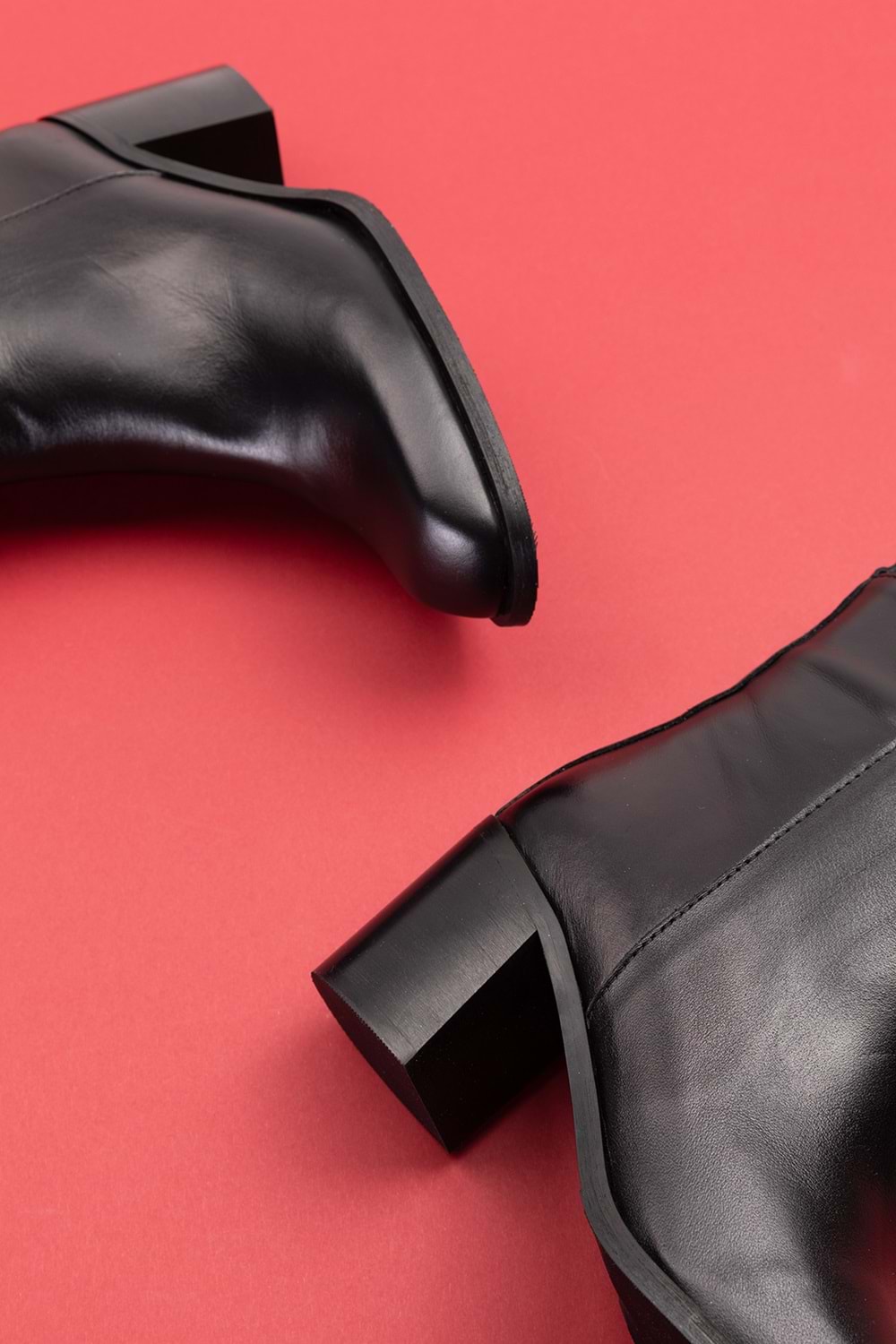 Gondol Kadın Hakiki Deri Kalın Topuk Bot RG.88102 - Siyah - 39