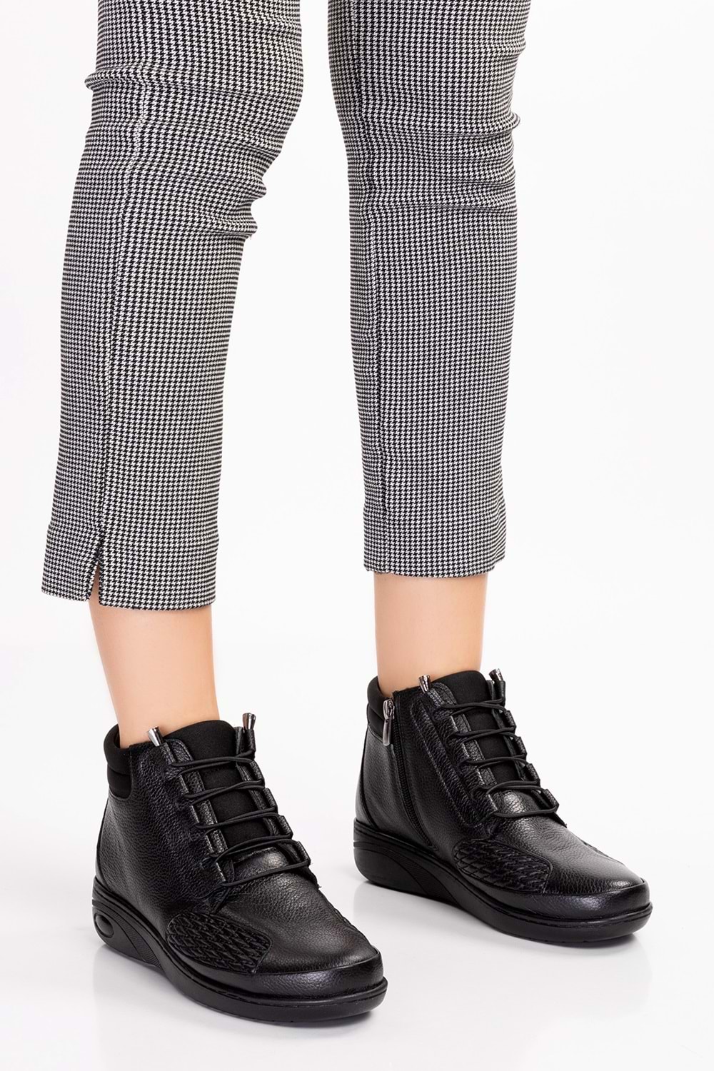 Gondol Hakiki Deri Anatomik Taban Kemik Çıkıntısına Özel Bot at.1454 - Siyah - 40